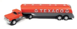 Classic Metal Works 31202 - 1960 Ford Tractor W/Tank Trailer - Assembled (Texaco (red, Gray) - HO Scale