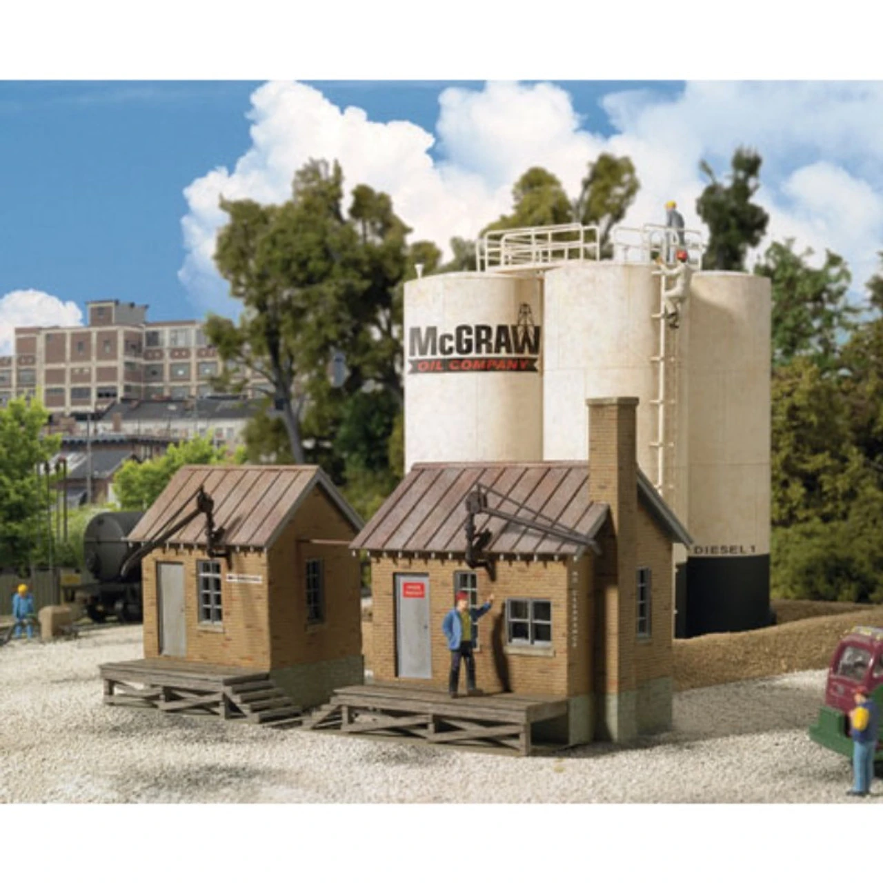 Walthers Cornerstone 933-2913 - McGraw Oil Company Kit - HO Scale 1 Walthers Cornerstone 933-2913 - McGraw Oil Company Kit - HO Scale