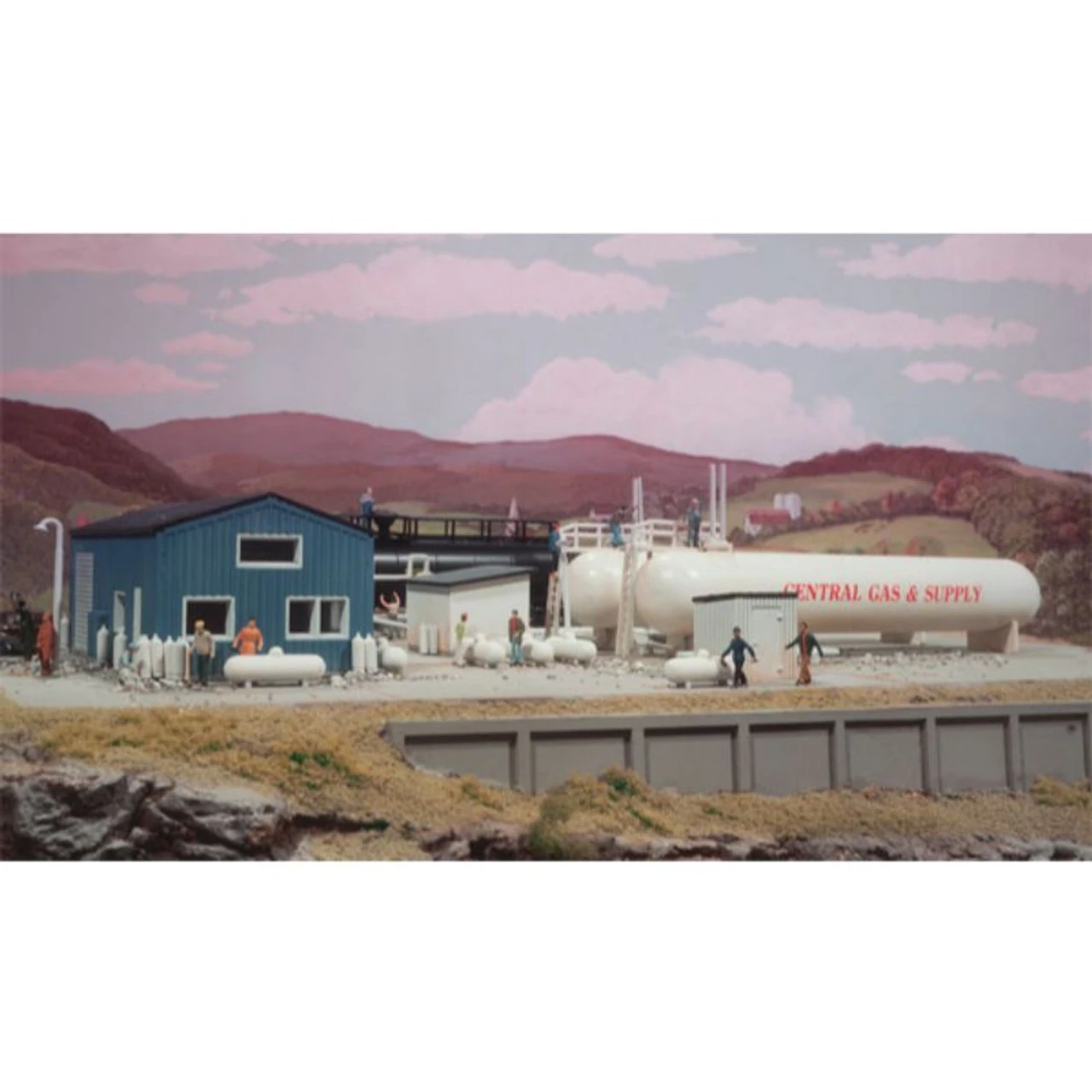 Walthers Cornerstone 933-3213 - Central Gas & Supply Kit - N Scale 1 Walthers Cornerstone 933-3213 - Central Gas & Supply Kit - N Scale