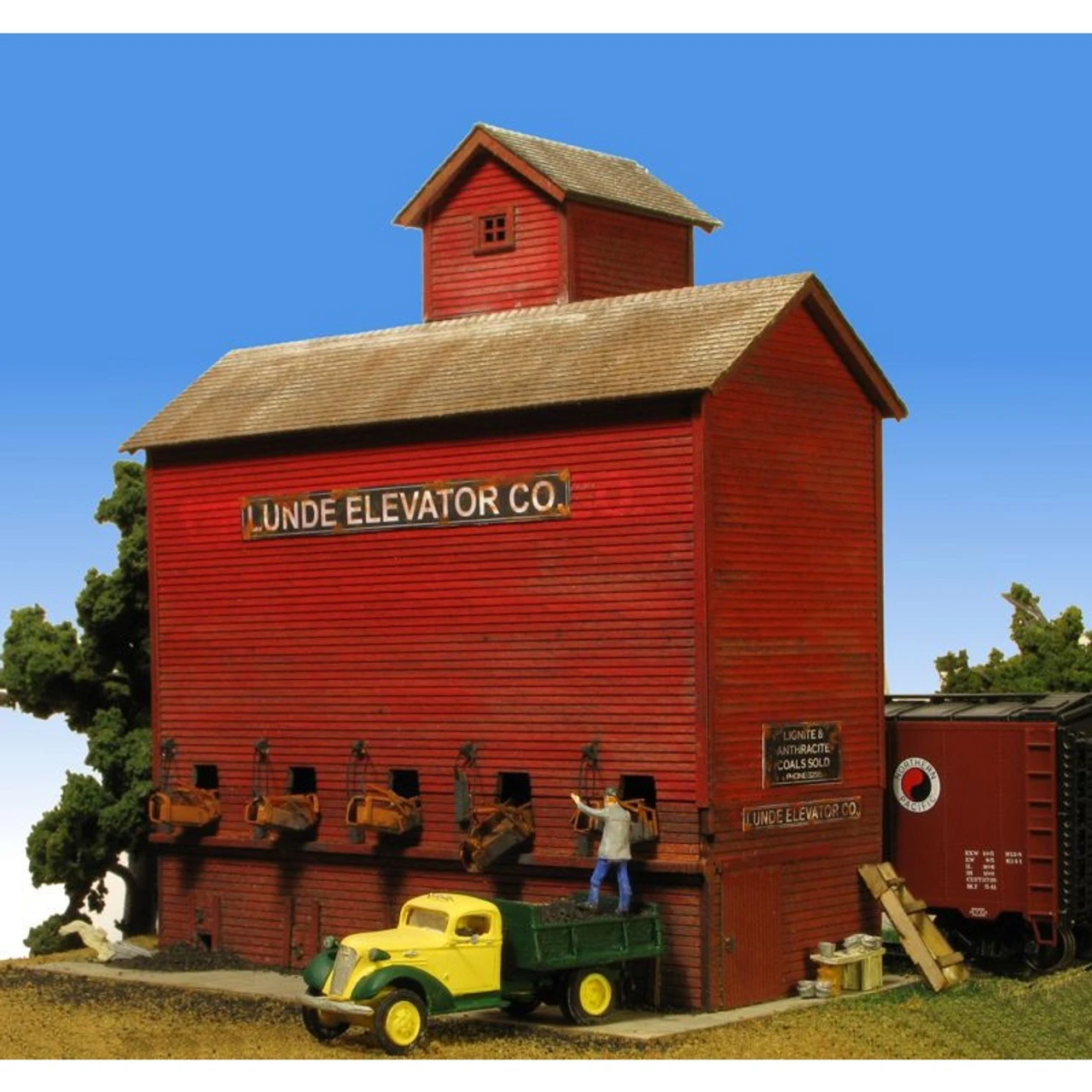 Monroe Models 2215 - Lunde Coal Elevator - HO Scale Kit 1 Monroe Models 2215 - Lunde Coal Elevator - HO Scale Kit