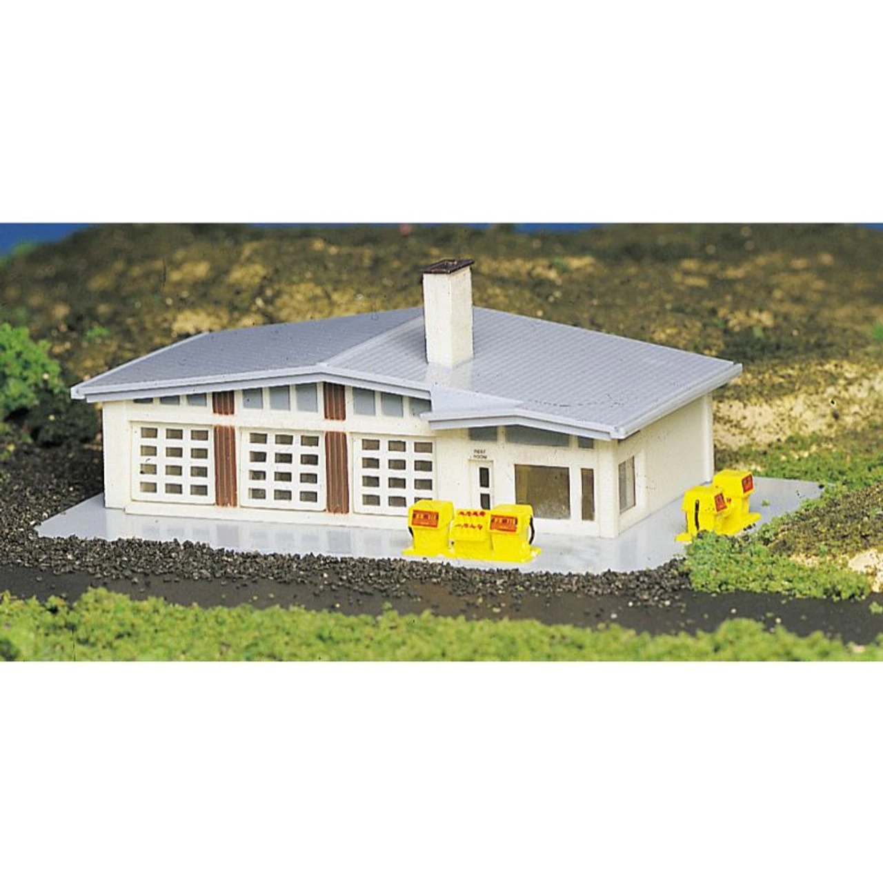 Bachmann 45904 - Gas Station - N Scale 1 Bachmann 45904 - Gas Station - N Scale