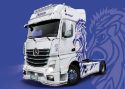 Italeri 3935 - MB Actros MP4 Giga Space Showtruck Germany - 1:24 Scale Kit