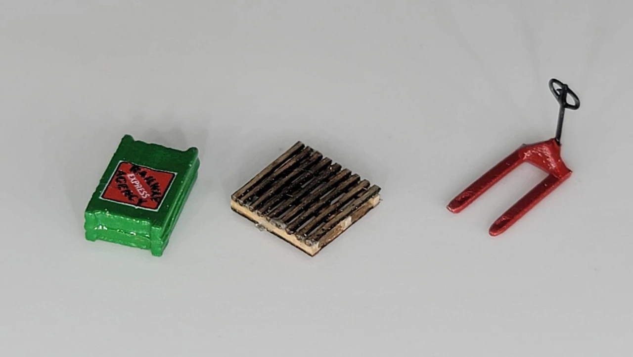 JL Innovative 593 - Pallet Jack, Pallet And Crate - N Scale Kit 1 JL Innovative 593 - Pallet Jack, Pallet And Crate - N Scale Kit