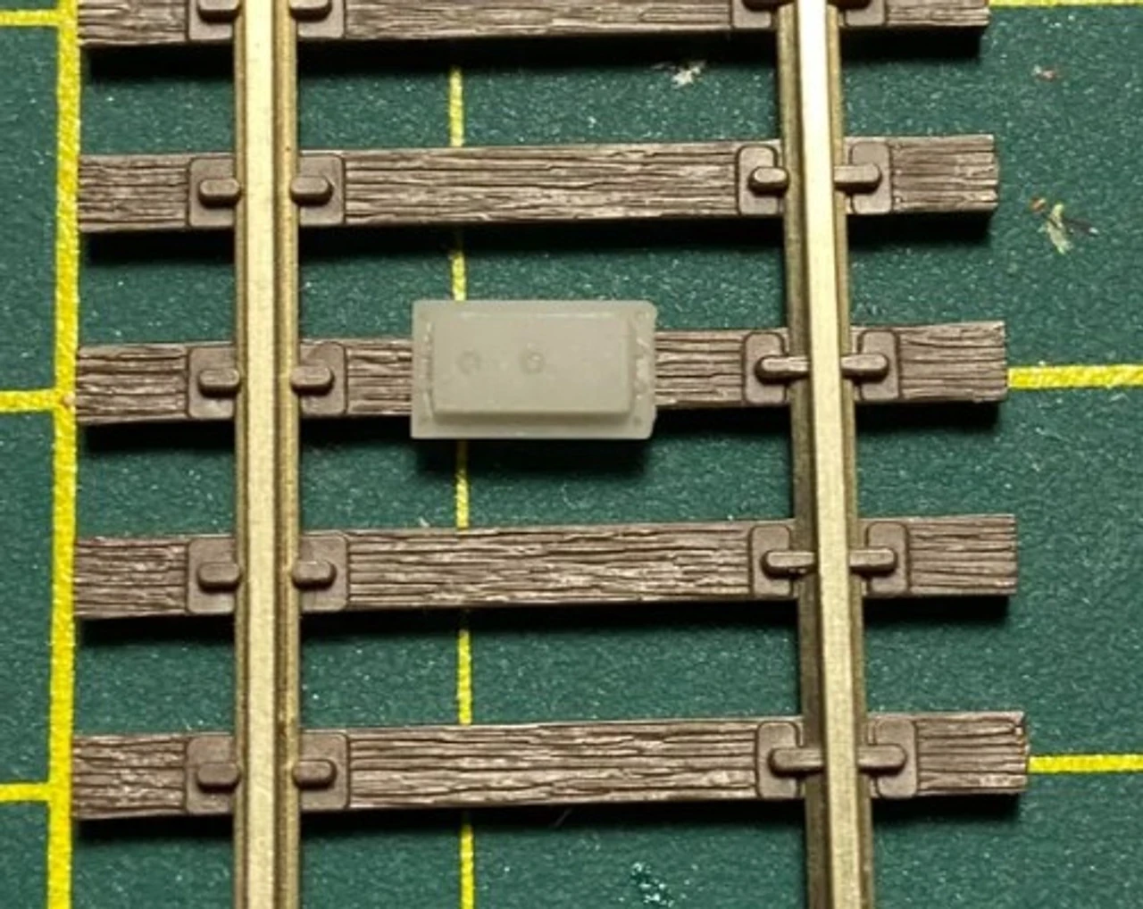 MACRail 202 - ACSES NEC PTC Track Transponders (10 Pack) - HO Scale 1 MACRail 202 - ACSES NEC PTC Track Transponders (10 Pack) - HO Scale