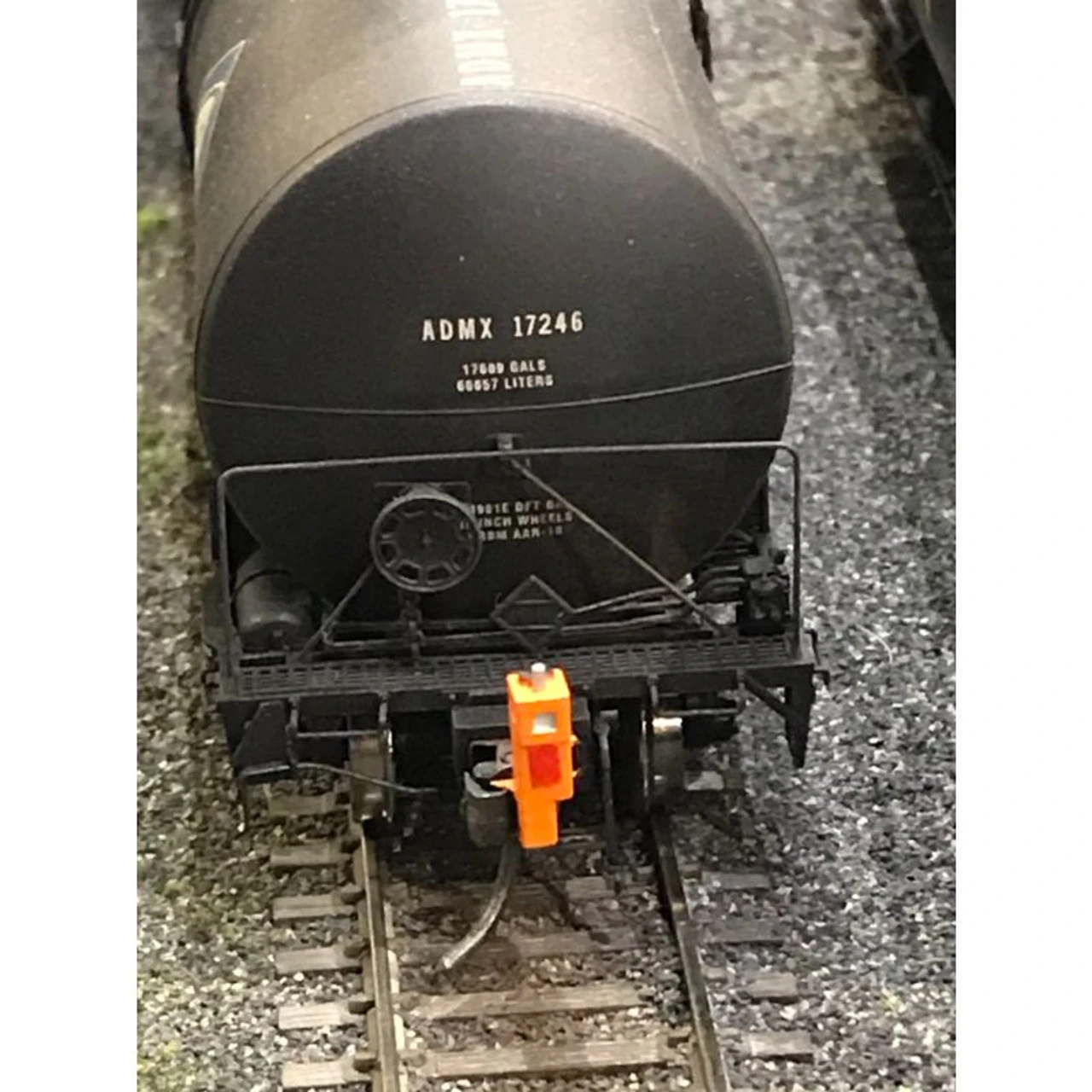 MACRail 901S - End Of Train Device Scale Coupler 3 Pack - Orange - HO Scale 1 MACRail 901S - End Of Train Device Scale Coupler 3 Pack - Orange - HO Scale