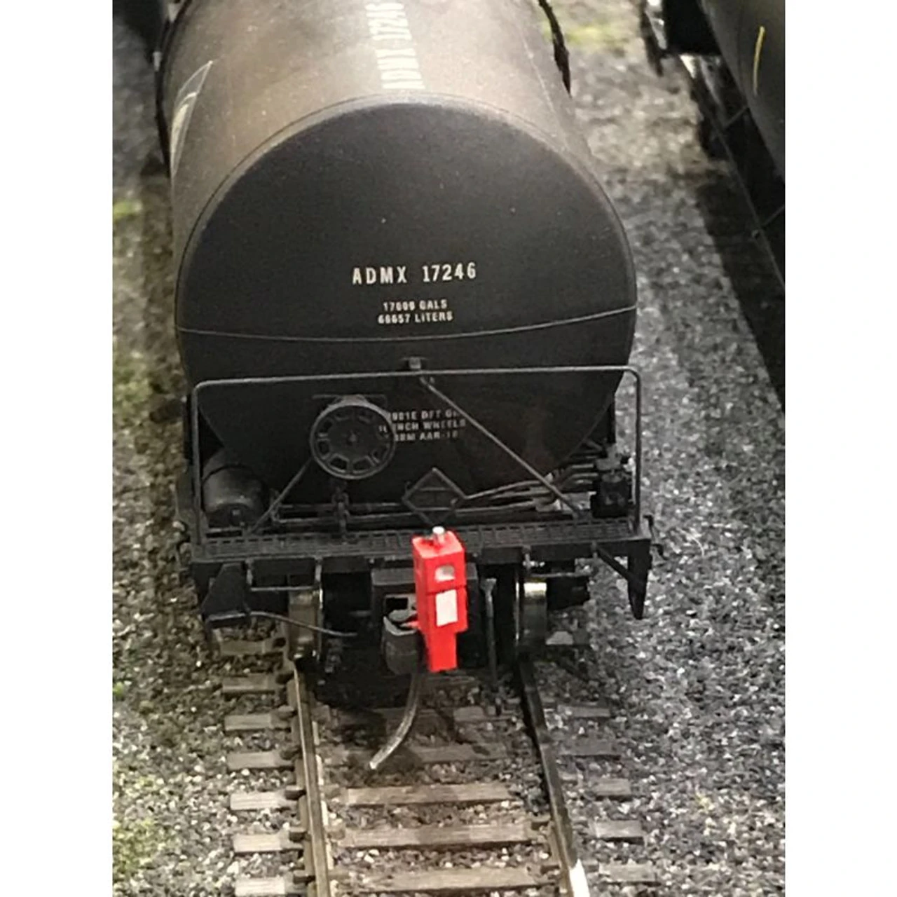 MACRail 903S - End Of Train Device Scale Coupler 3 Pack - Red - HO Scale 1 MACRail 903S - End Of Train Device Scale Coupler 3 Pack - Red - HO Scale