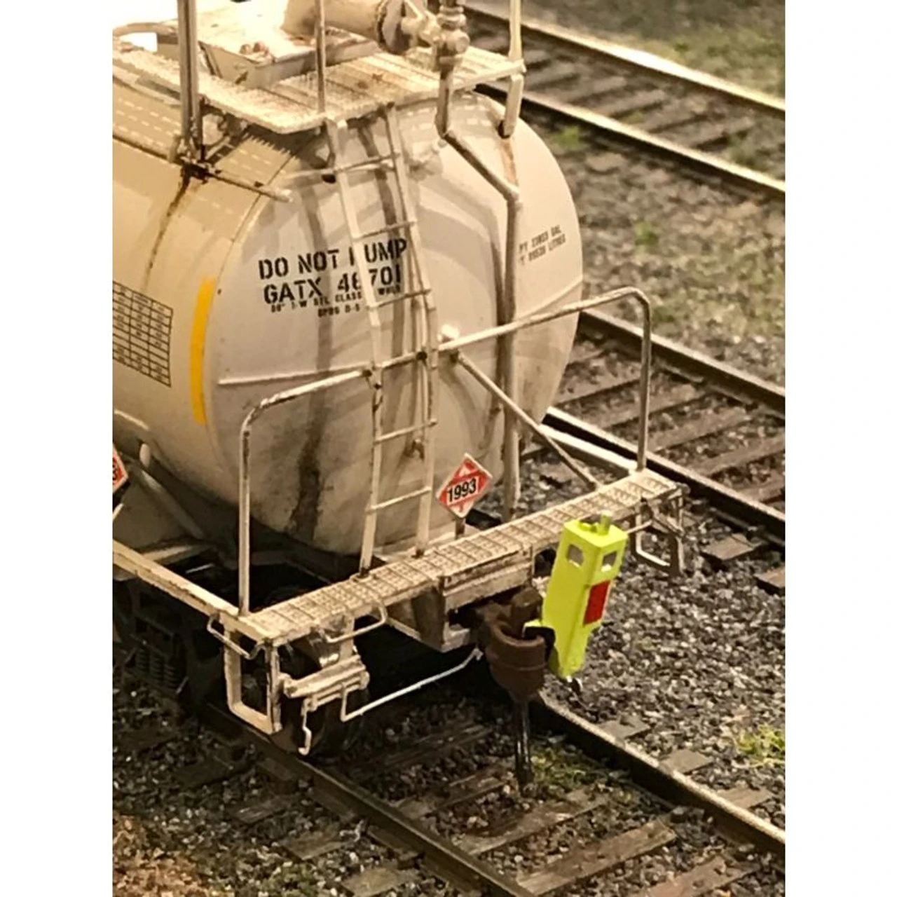 MACRail 907S - End Of Train Device Scale Coupler 3 Pack - Light Green - HO Scale 1 MACRail 907S - End Of Train Device Scale Coupler 3 Pack - Light Green - HO Scale