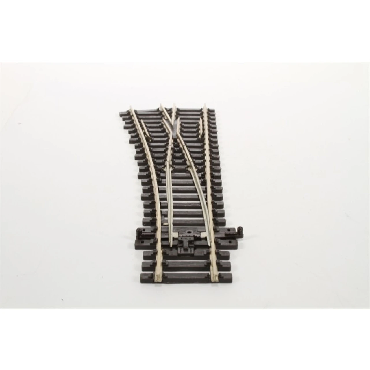 PECO SL-E92 - Code 100 Small Radius Left Hand Turnout (Electrofrog) - HO Scale 1 PECO SL-E92 - Code 100 Small Radius Left Hand Turnout (Electrofrog) - HO Scale