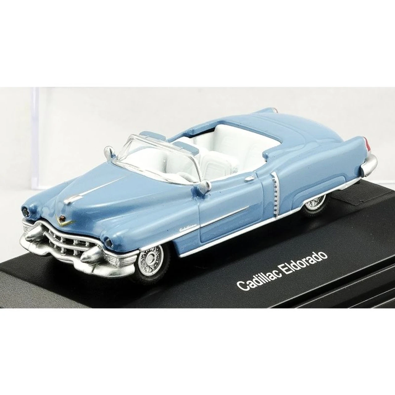 Schuco 452617601 - 1953 Cadillac Eldorado Baby Blue - HO Scale 1 Schuco 452617601 - 1953 Cadillac Eldorado Baby Blue - HO Scale