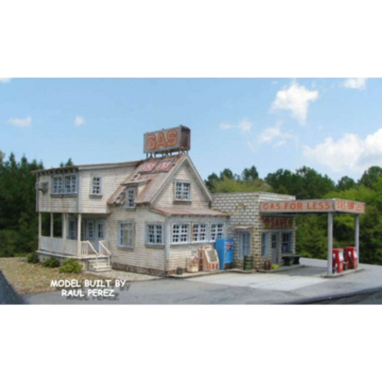 Showcase Miniatures 125 - Freds One Stop - N Scale Kit 1 Showcase Miniatures 125 - Freds One Stop - N Scale Kit