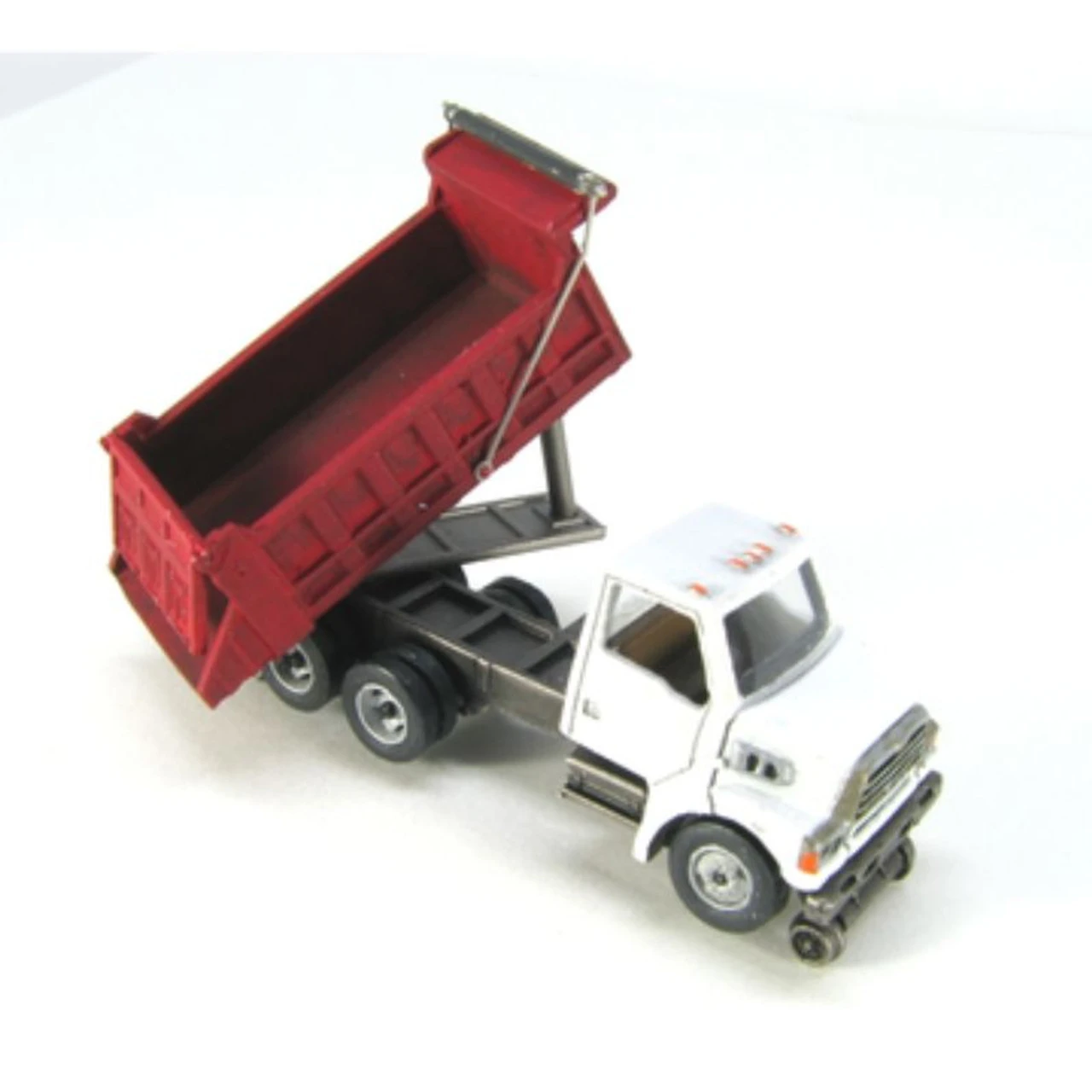 Showcase Miniatures 135 - ST Class Hi-Rail Rotary Dump - N Scale Kit 1 Showcase Miniatures 135 - ST Class Hi-Rail Rotary Dump - N Scale Kit