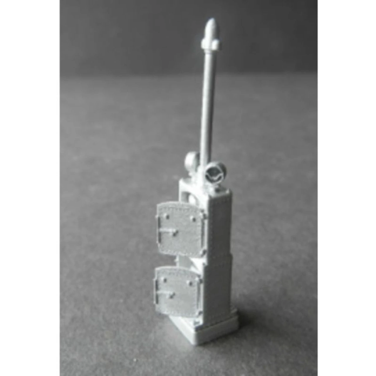 Showcase Miniatures 2193 - Ground Relay Box And Mast With Block Indiscators (Tall) - HO Scale Kit 1 Showcase Miniatures 2193 - Ground Relay Box And Mast With Block Indiscators (Tall) - HO Scale Kit