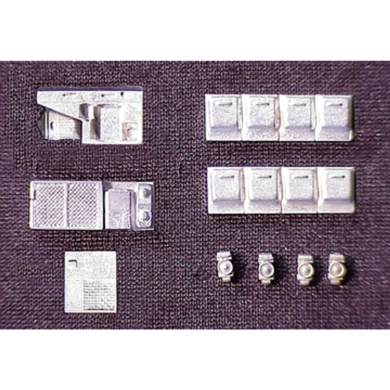 Showcase Miniatures 2210 - Waaukesha AC & Generator Set - HO Scale Kit 1 Showcase Miniatures 2210 - Waaukesha AC & Generator Set - HO Scale Kit