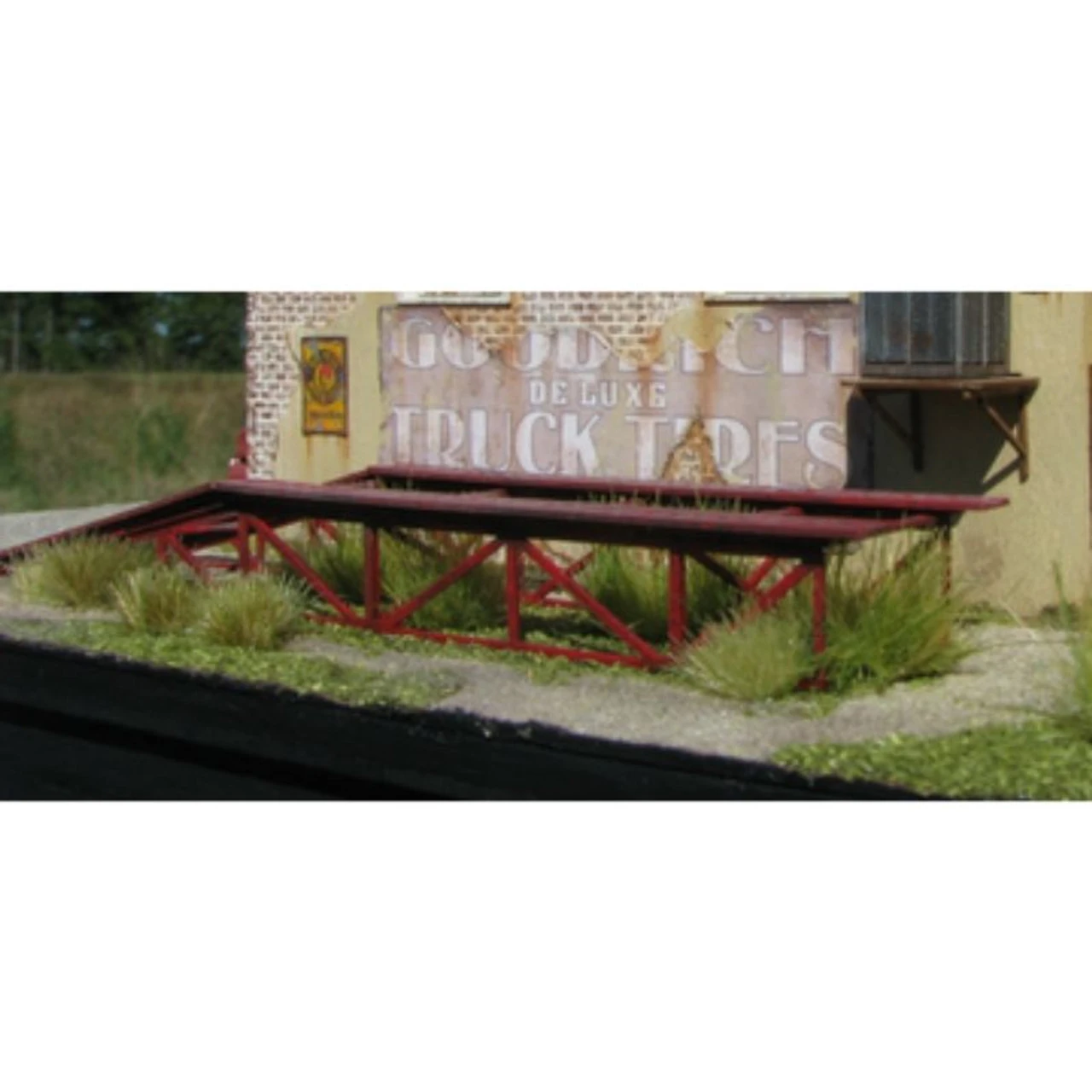 Showcase Miniatures 2334 - Automovile Service Ramp - HO Scale Kit 1 Showcase Miniatures 2334 - Automovile Service Ramp - HO Scale Kit