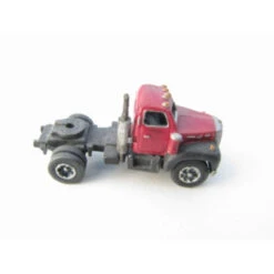 Showcase Miniatures 27 - 1953-66 Single Axle (Bulldog Model B) Tractor - N Scale Kit