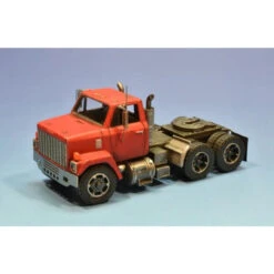 Showcase Miniatures 3008 - 80's Brig 9500 Tractor - HO Scale Kit