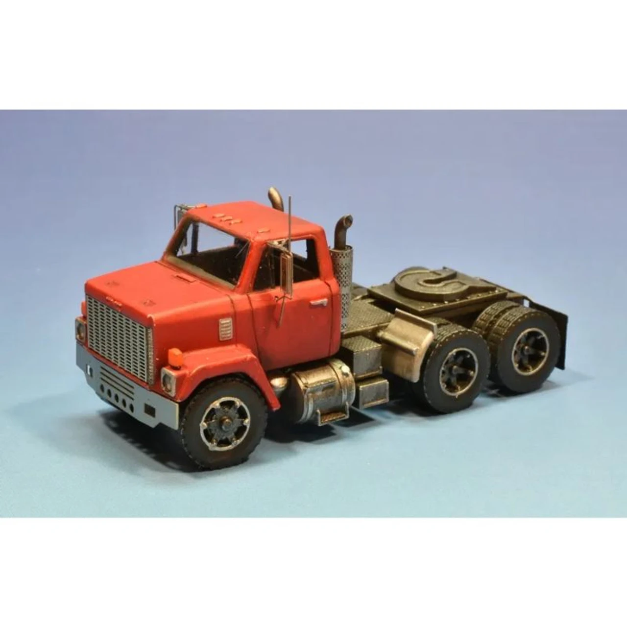 Showcase Miniatures 3008 - 80's Brig 9500 Tractor - HO Scale Kit 1 Showcase Miniatures 3008 - 80's Brig 9500 Tractor - HO Scale Kit
