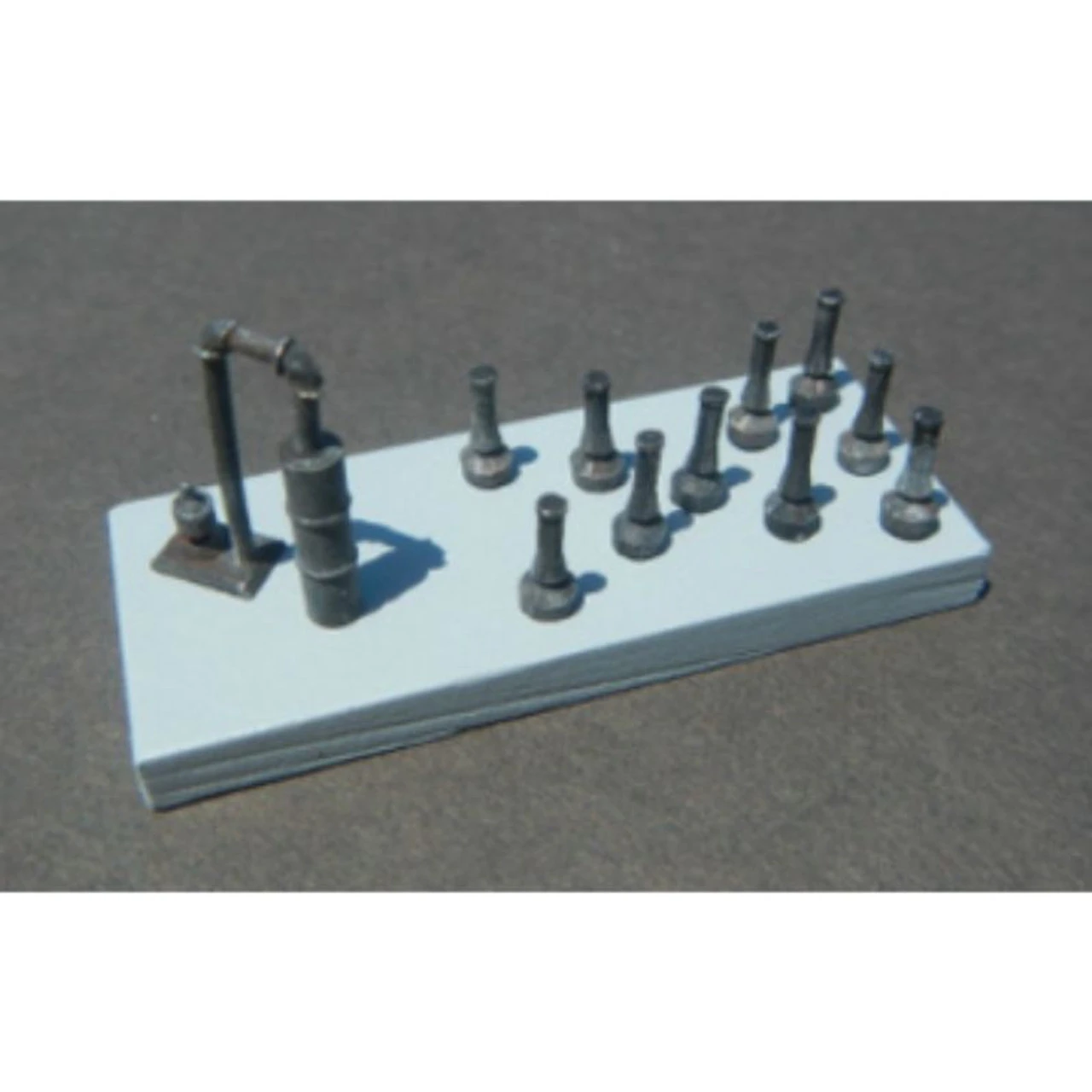 Showcase Miniatures 512 - Smudge Pots & Flood Valve - N Scale Kit 1 Showcase Miniatures 512 - Smudge Pots & Flood Valve - N Scale Kit