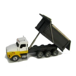 Showcase Miniatures 76 - (KW) Heavy Duty Dumpm Truck - N Scale Kit