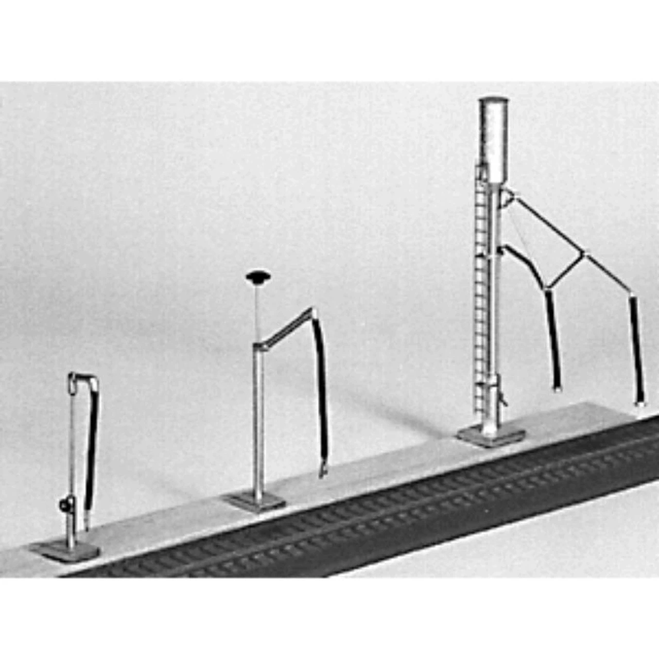 Stewart Products 1103 - Sand Twr, Wtr/Fuel Column - N Scale Kit 1 Stewart Products 1103 - Sand Twr, Wtr/Fuel Column - N Scale Kit
