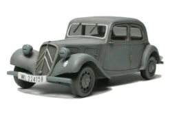 Tamiya 32517 - Citroen 11CV Staf Car Germany - 1:48 Scale Kit