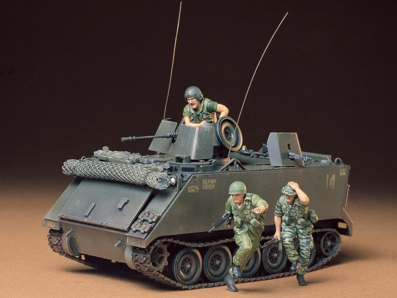Tamiya 35135 - US M113 ACAV United States - 1:35 Scale Kit 1 Tamiya 35135 - US M113 ACAV United States - 1:35 Scale Kit