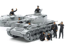 Tamiya 35354 - Wehrmacht Tank Crew Set Germany - 1:35 Scale Kit