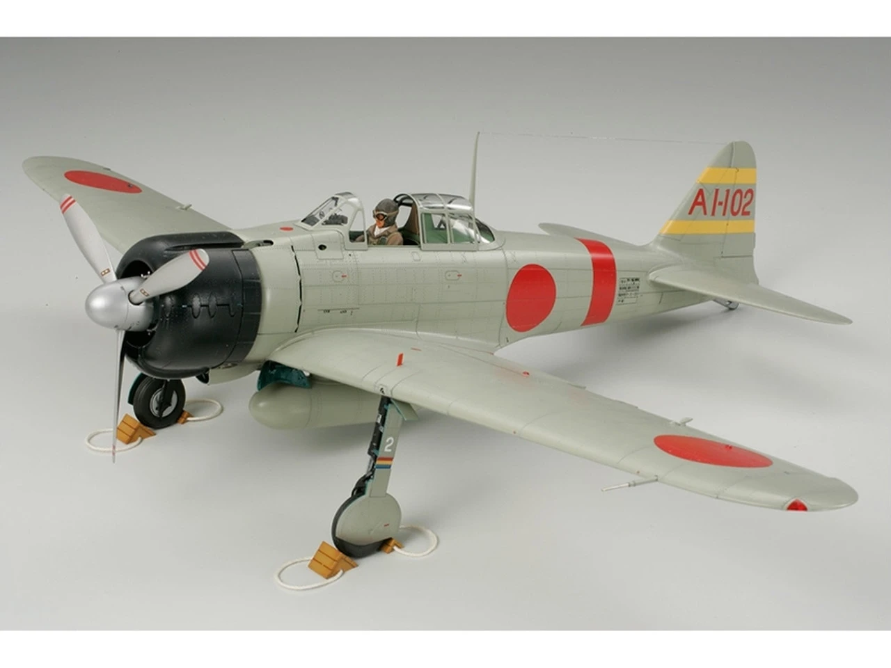Tamiya 60317 - Mitsubishi A6M2b Zero Fighter Japan - 1:32 Scale Kit 1 Tamiya 60317 - Mitsubishi A6M2b Zero Fighter Japan - 1:32 Scale Kit