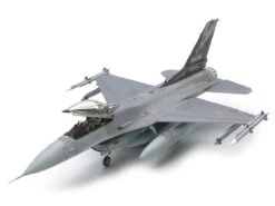 Tamiya 61101 - Lockeed F-16C (block 25/32) United States - 1:48 Scale Kit