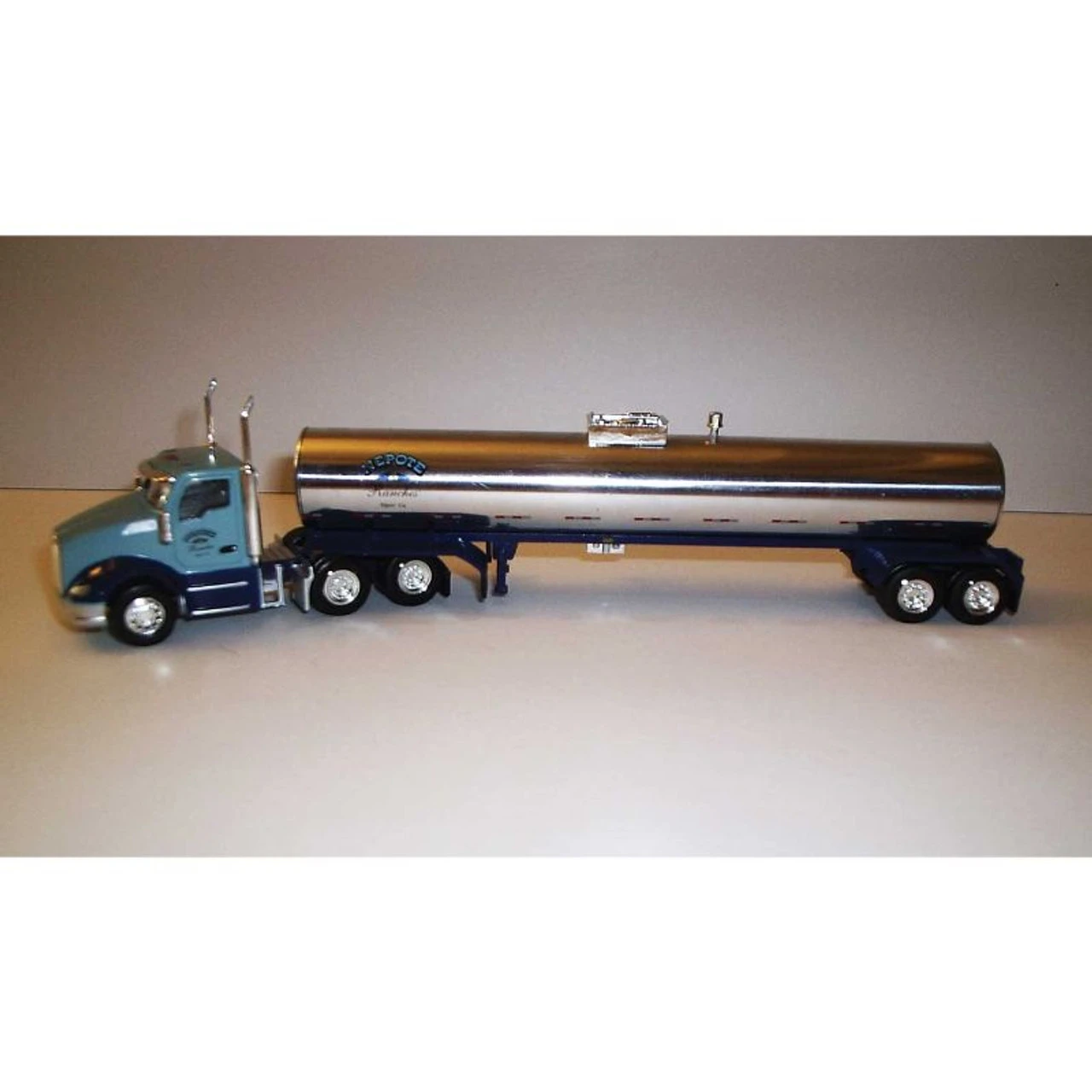 Trucks N Stuff TNS071 - Kenworth T680 Day-Cab Tractor With Food-Grade Trailer - Nepote Farms - HO Scale 1 Trucks N Stuff TNS071 - Kenworth T680 Day-Cab Tractor With Food-Grade Trailer - Nepote Farms - HO Scale