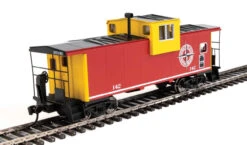 Walthers Mainline 910-8713 - International Extended Wide-Vision Caboose Detroit, Toledo And Ironton (DTI) 142 - HO Scale