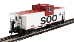 Walthers Mainline 910-8721 - International Extended Wide-Vision Caboose Soo Line (SOO) 68 - HO Scale