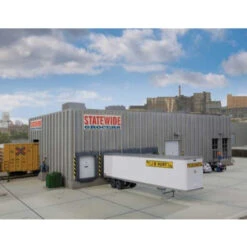 Walthers Cornerstone 933-4105 - Modern Concrete Grocery Warehouse - HO Scale Kit