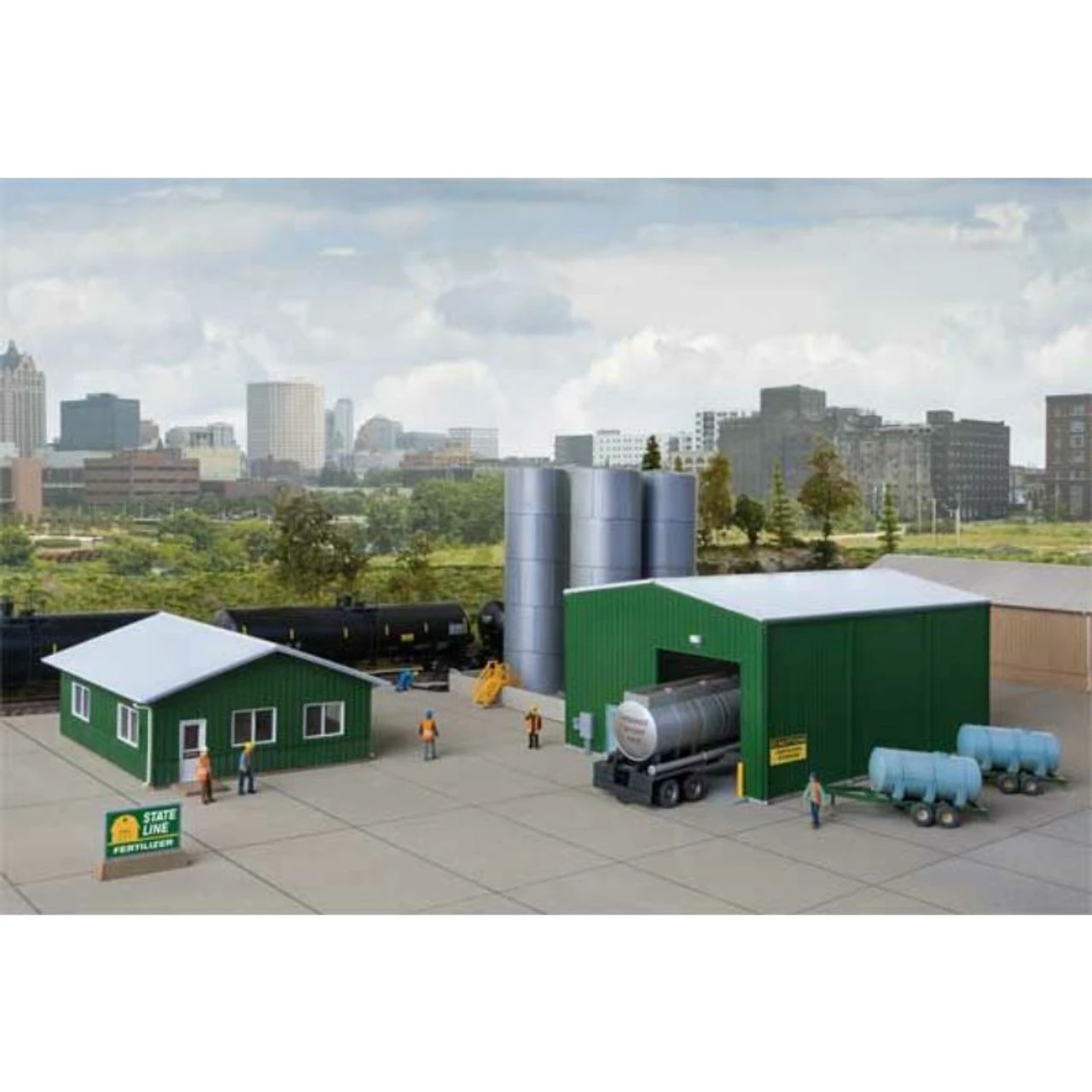 Walthers Cornerstone 933-4128 - Fertilizer Distributor - HO Scale Kit 1 Walthers Cornerstone 933-4128 - Fertilizer Distributor - HO Scale Kit