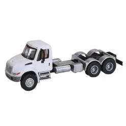 Walthers SceneMaster 949-11530 - Intl 4300 2-Axle Chassis - White - HO Scale