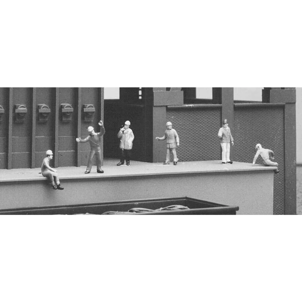 Walthers SceneMaster 949-6088 - SceneMaster - Loading Crew - 6pc - HO Scale 1 Walthers SceneMaster 949-6088 - SceneMaster - Loading Crew - 6pc - HO Scale